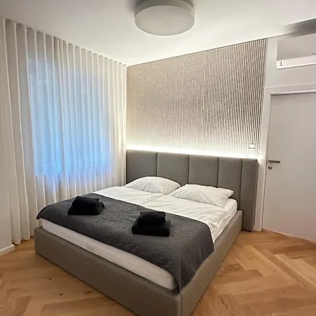 Oldtown 130m2 ,60m2 Terrace And 2 Bathrooms * Bratislava