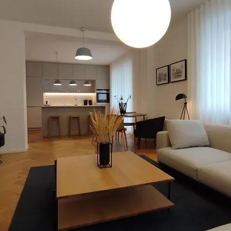 Apartment Oldtown 130m2 ,60m2 Terrace And 2 Bathrooms